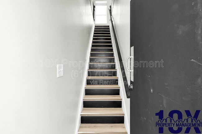Building Photo - 1213 E Whittier St