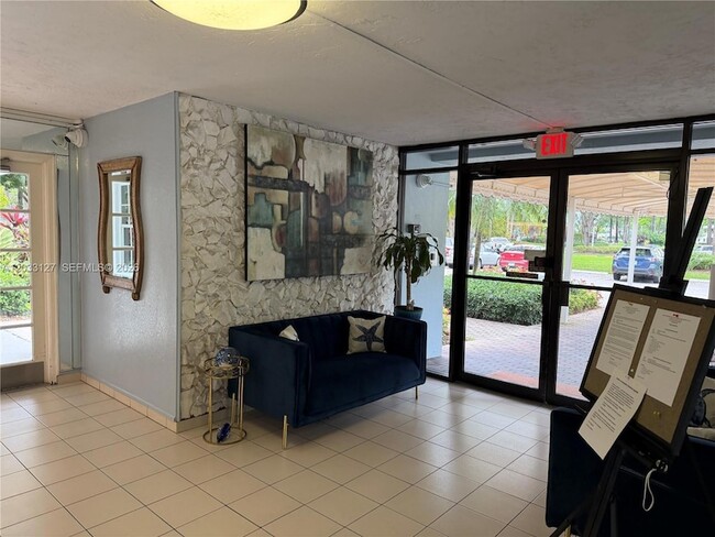 Building Photo - 3100 N Course Ln