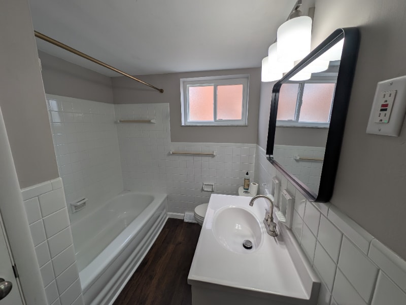 Building Photo - 110 Cromwell Pl