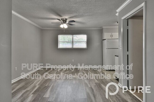 Building Photo - 601 Riverhill Cir