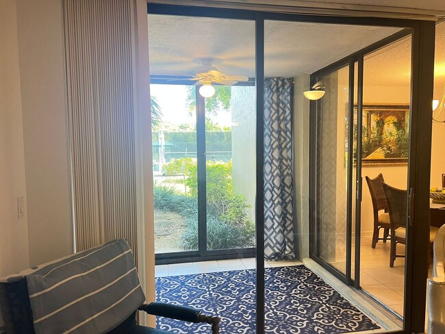 Building Photo - Furnished 2 bedroom 2 Bath condo in a Wond...