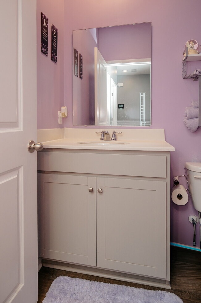 Building Photo - "One Level, Charming 3 bedroom 2 Bath in Goose Creek – 1256 Sq Ft of Comfort!"