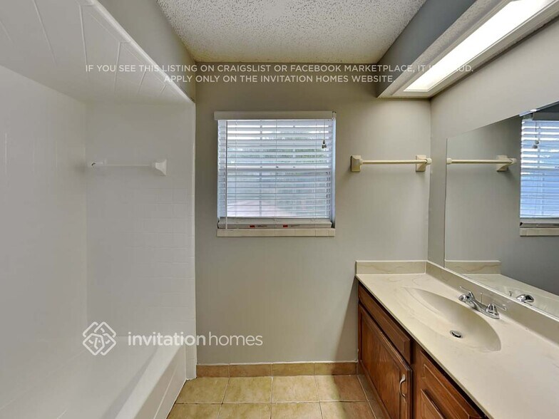 Building Photo - 11637 Lois Cross Ct