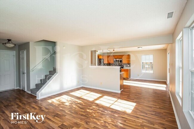 Building Photo - 15358 Border Dr