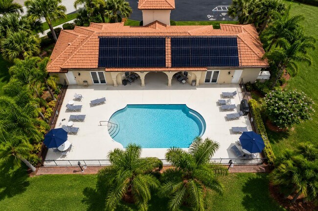 Building Photo - 923 SW Grand Reserves Blvd