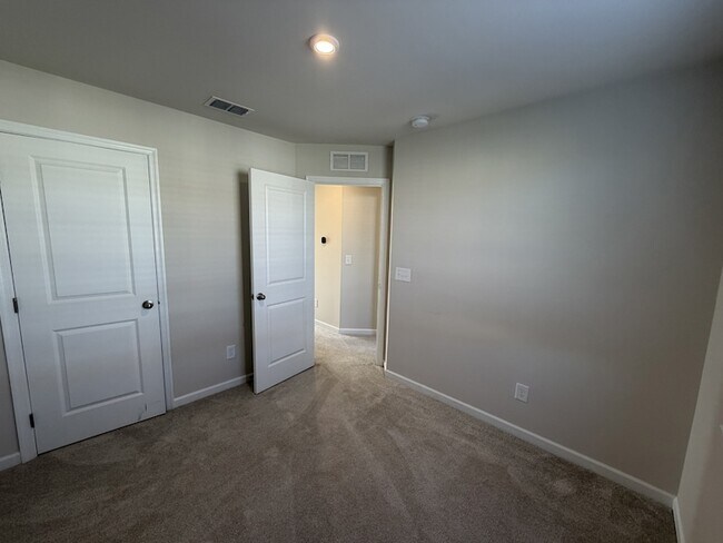 Building Photo - 2757 Thornton Grove Blvd