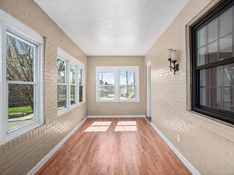 Rear sunroom - 433 Winterhill St