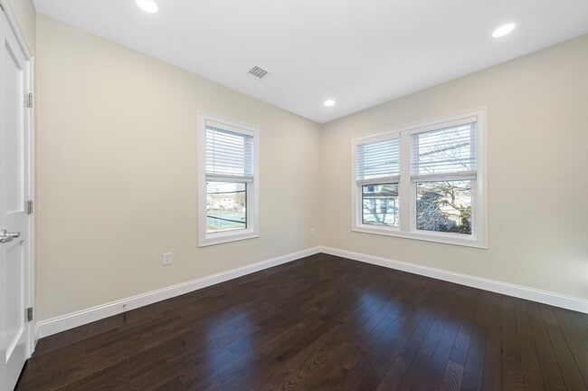 Building Photo - 62-64 Bradbury Ave