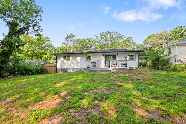 Building Photo - 2792 Horse Shoe Dr
