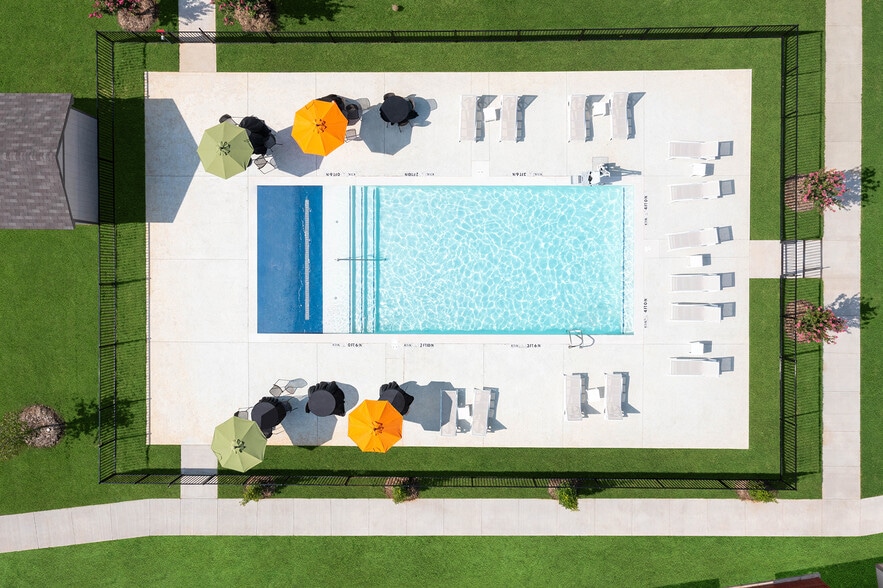 Pool - 1225 Orizaba