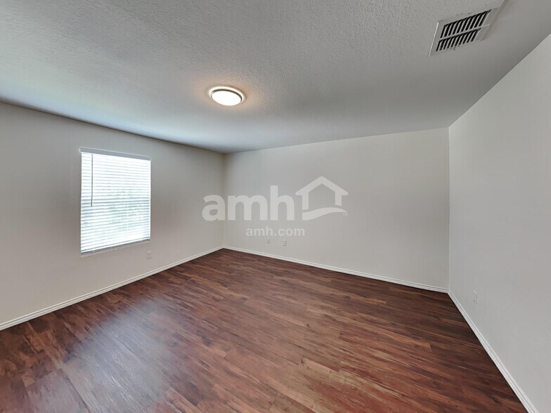 Building Photo - 11834 Silver Arbor