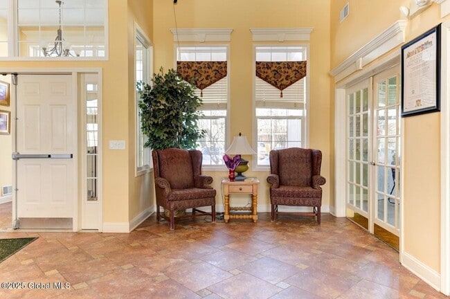 Building Photo - 55 Renaissance Ln