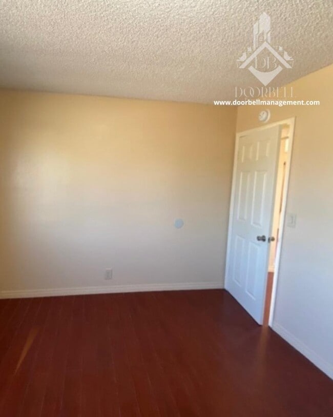 Building Photo - 265 E 2nd St