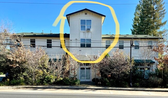 Building Photo - 1881 E 8th St