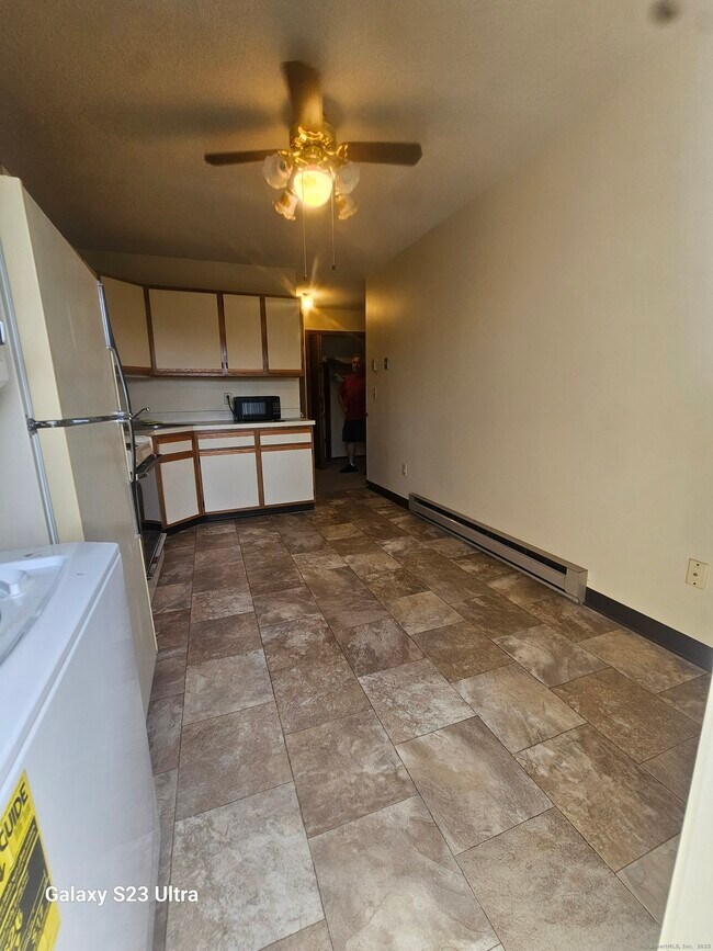 Building Photo - 81 Chipman St