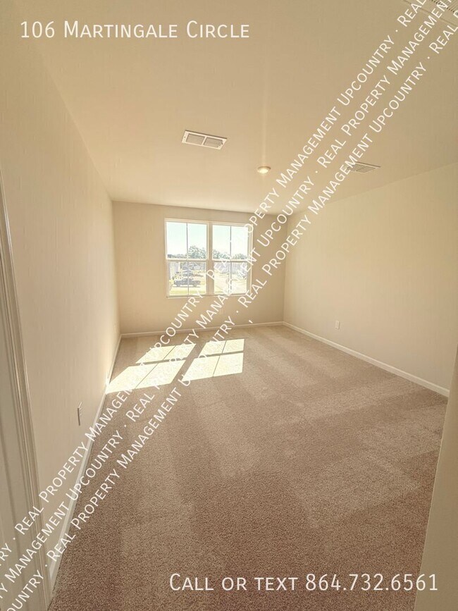 Building Photo - 106 Martingale Cir