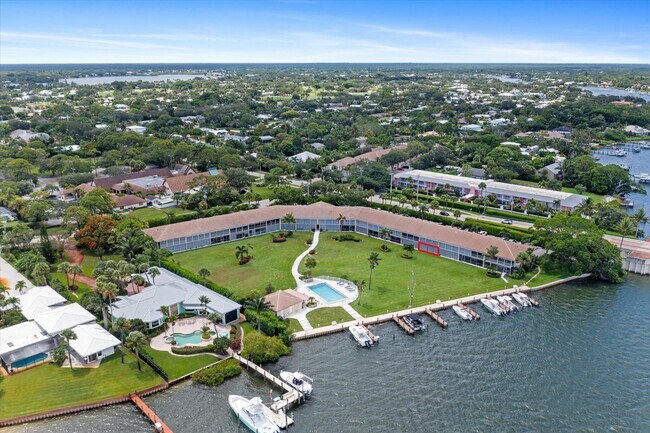 Building Photo - 478 Tequesta Dr