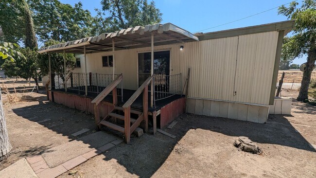 Building Photo - 2 Bedroom 1 Bath Mobile Home