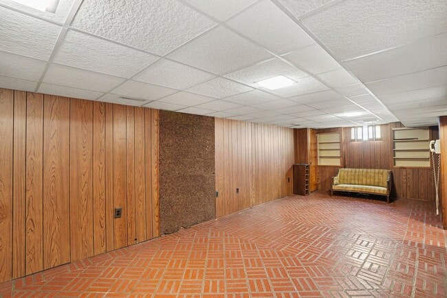 Building Photo - 995 Swain Ave