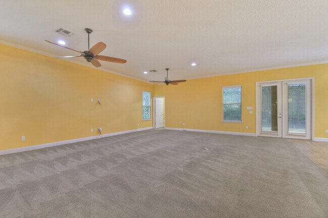 Building Photo - 3521 Carolwood Ln