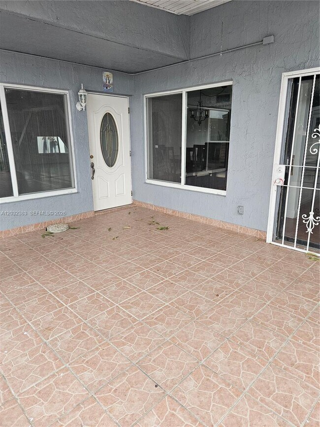 Building Photo - 9890 NW 80th Pl