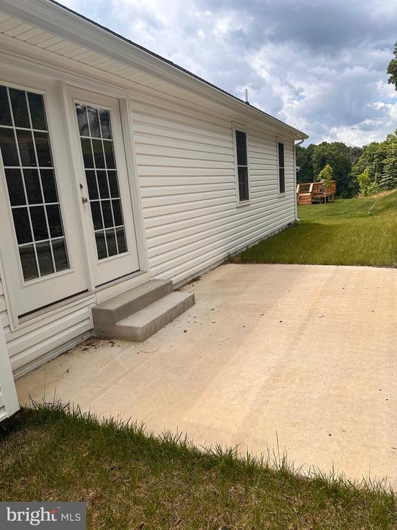Building Photo - 1200 Happy Ridge Dr