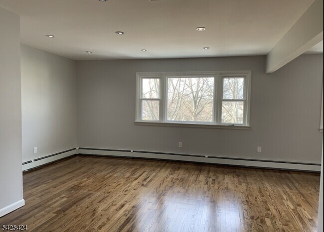 Building Photo - 62 Gless Ave