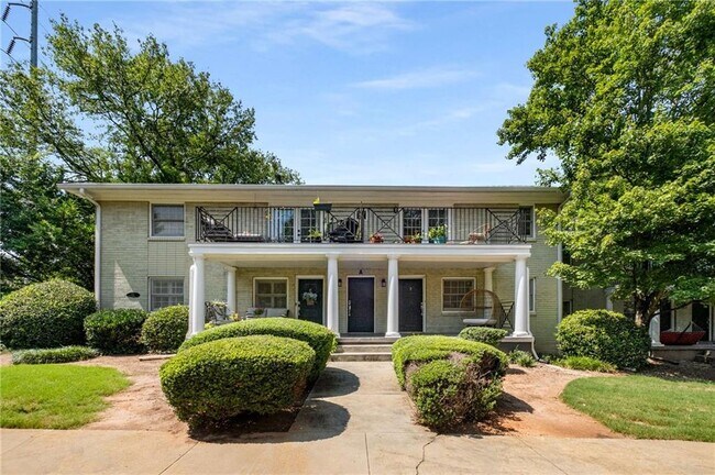Building Photo - 866 Briarcliff Rd NE