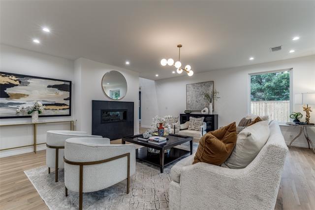 Building Photo - 11207 Dwarfs Cir