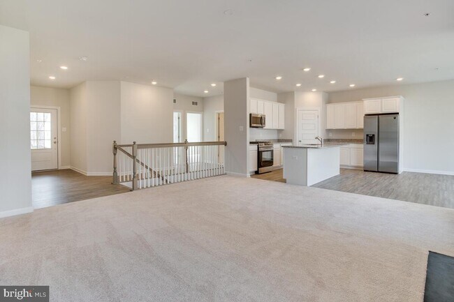 Building Photo - 6308 Savannah Dr