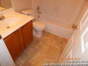 Building Photo - Nice 3 bedroom 2 bath with Loft -Ready for...
