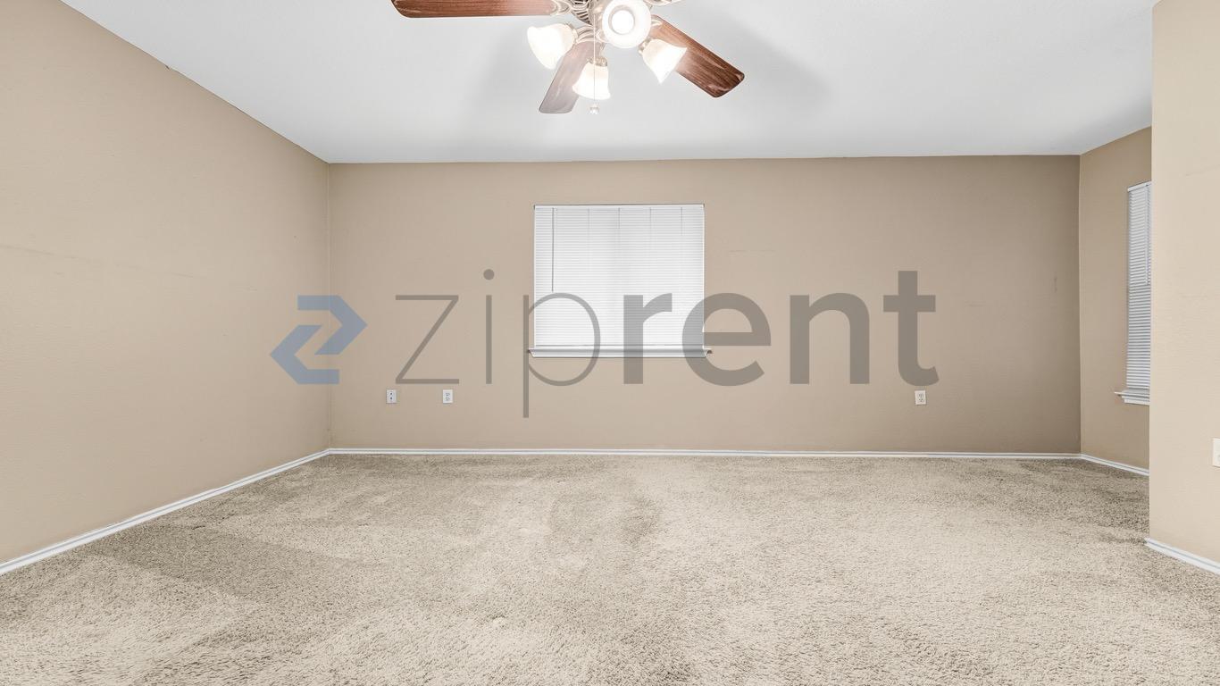 Building Photo - Unit