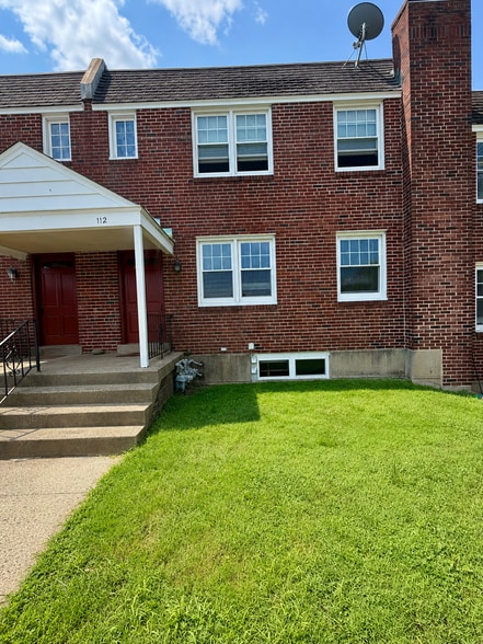 Exterior Front Entrance - 112 Fairfield Ln