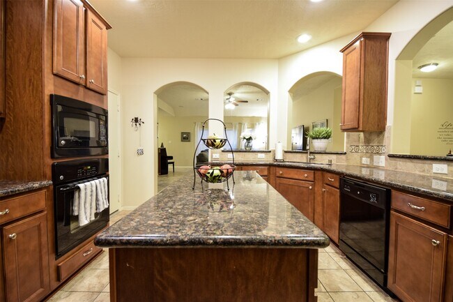 Building Photo - 14410 Heath Falls Ln