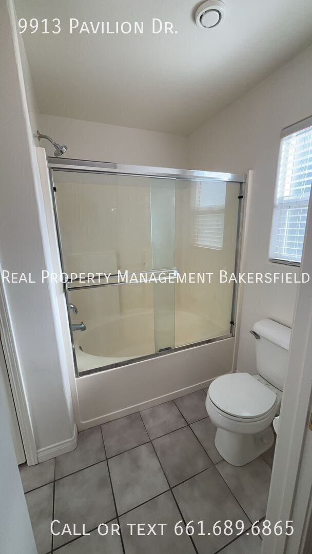 Building Photo - 9913 Pavilion Dr