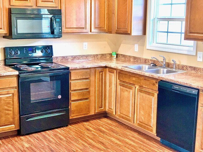 Building Photo - Duplex 2 Bedroom / 2Bath  Johnson City