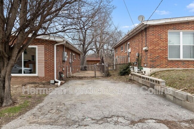 Building Photo - 9456 Calwood Dr