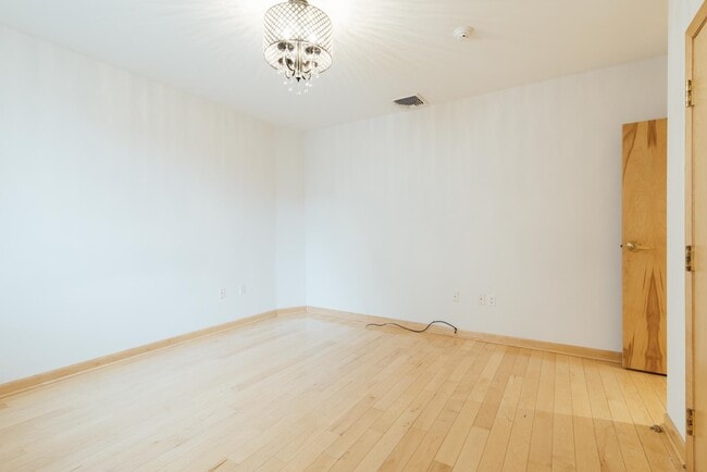 Building Photo - 30 Park Ave