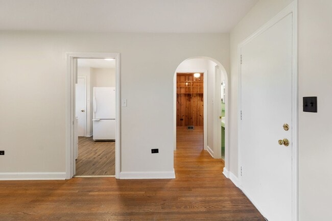 Building Photo - 559 Bailey St