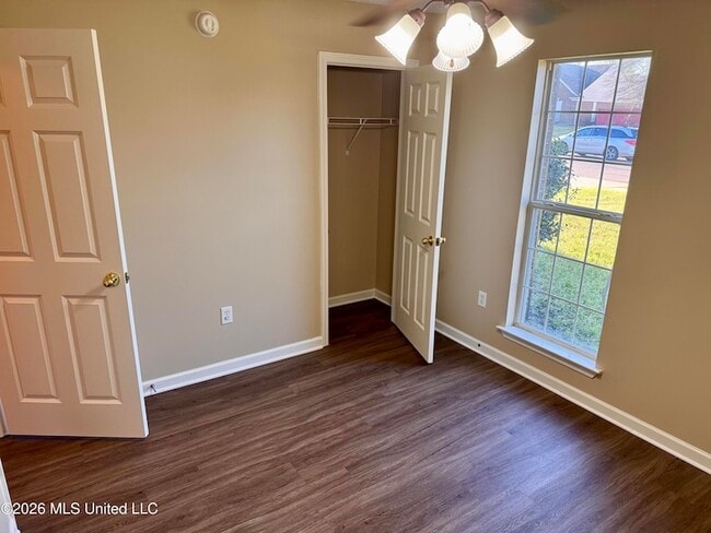 Building Photo - 1664 Madison Cove E