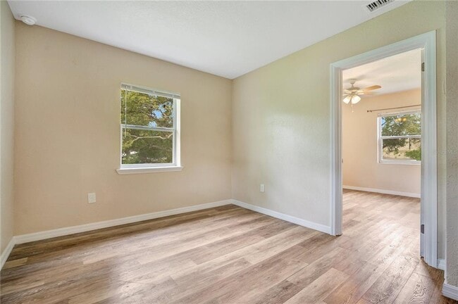Building Photo - 2183 Crandon Ave