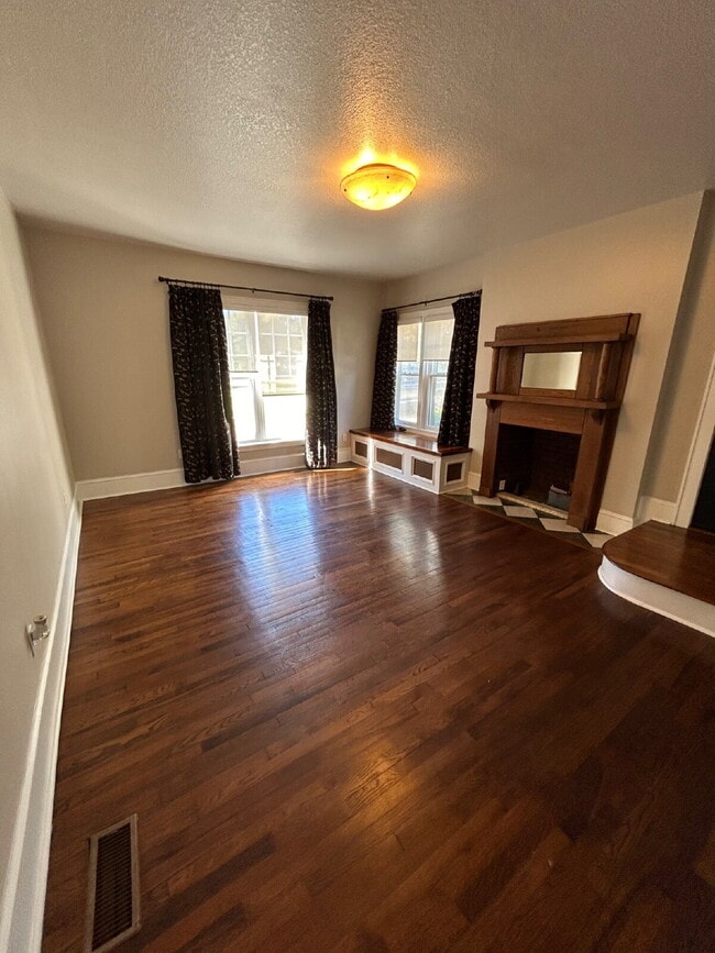 Building Photo - "Charming 4-Bedroom Retreat with Granite Finishes, Cozy Fireplace & Expansive 4399 Sq Ft Layout i...