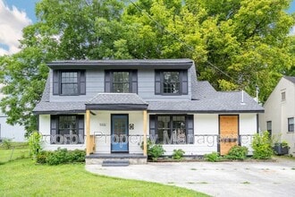 Building Photo - 5332 Oakdale Ave