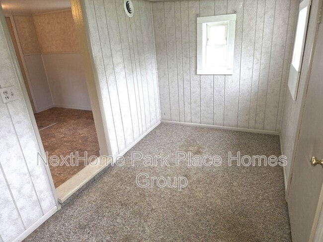 Building Photo - 659 Prairie St