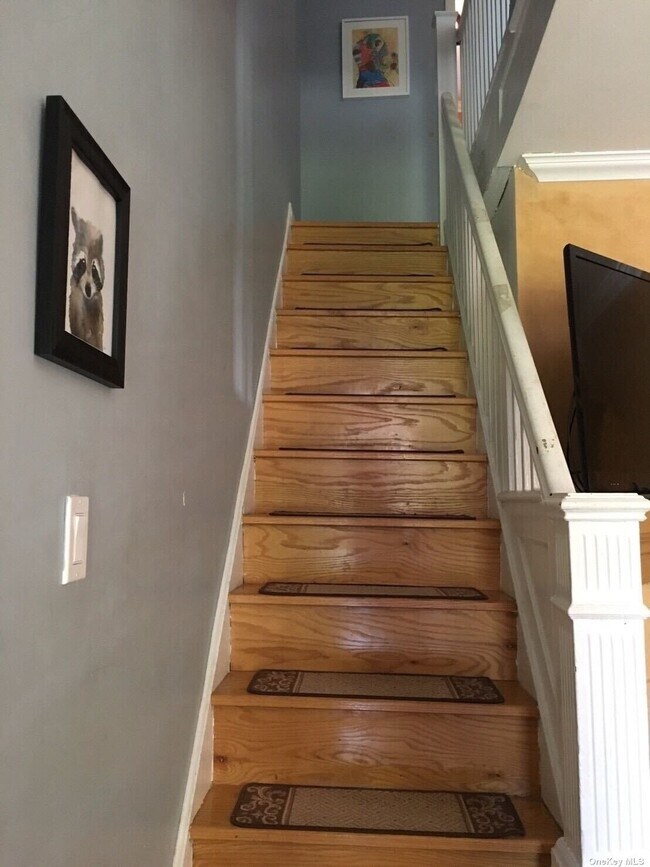 Building Photo - 68-41 Harrow St