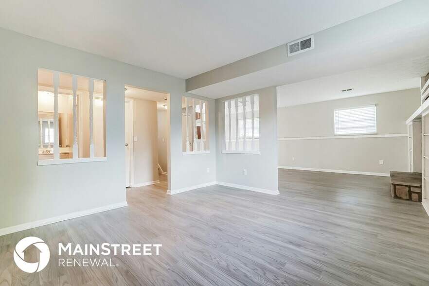 Building Photo - 6606 Merringer Ave