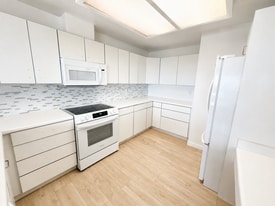 Building Photo - 6337 Caminito Andreta
