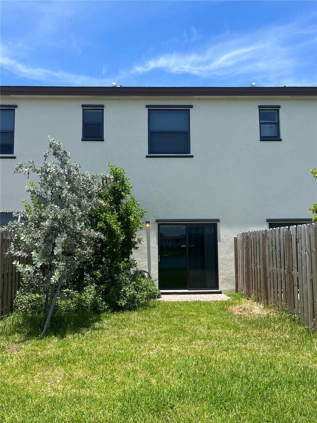 Building Photo - 10124 SW 228th Ln