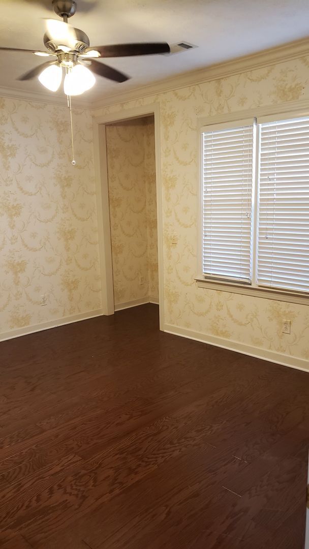 Building Photo - 3 Bedroom 2 Bathroom house in Ogletree Area!