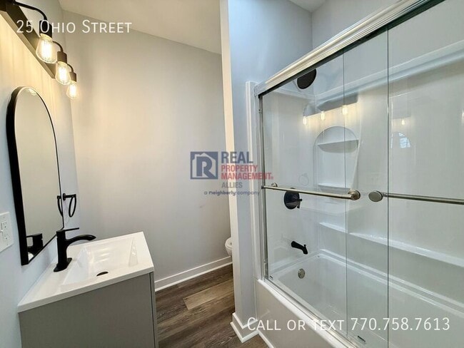 Building Photo - 25 Ohio St